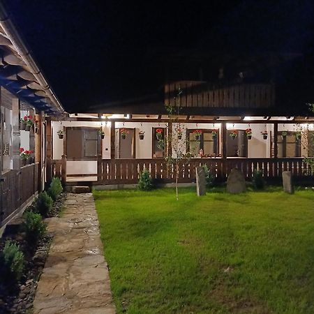 Casuta Din Valea Regilor Villa Gradistea de Munte Esterno foto