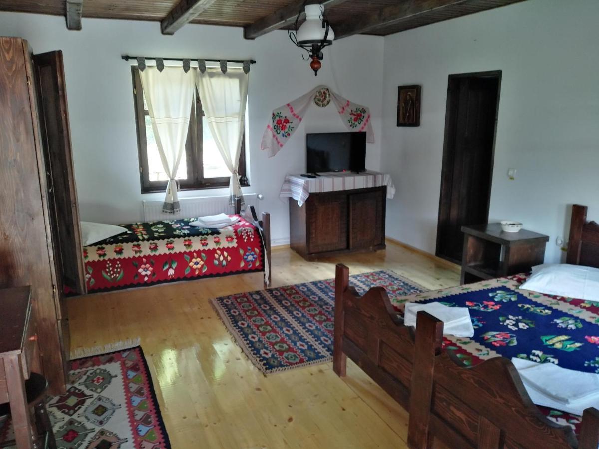 Casuta Din Valea Regilor Villa Gradistea de Munte Esterno foto